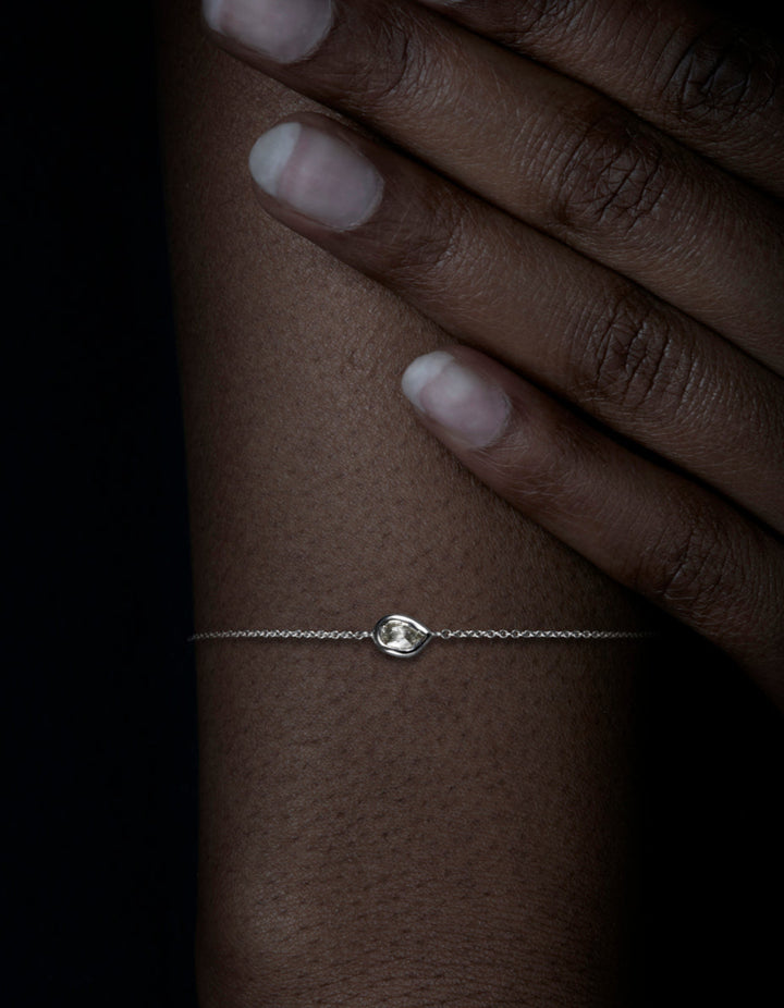 Raindrop Diamond in White Gold Bracelet – 0.31 ct.
