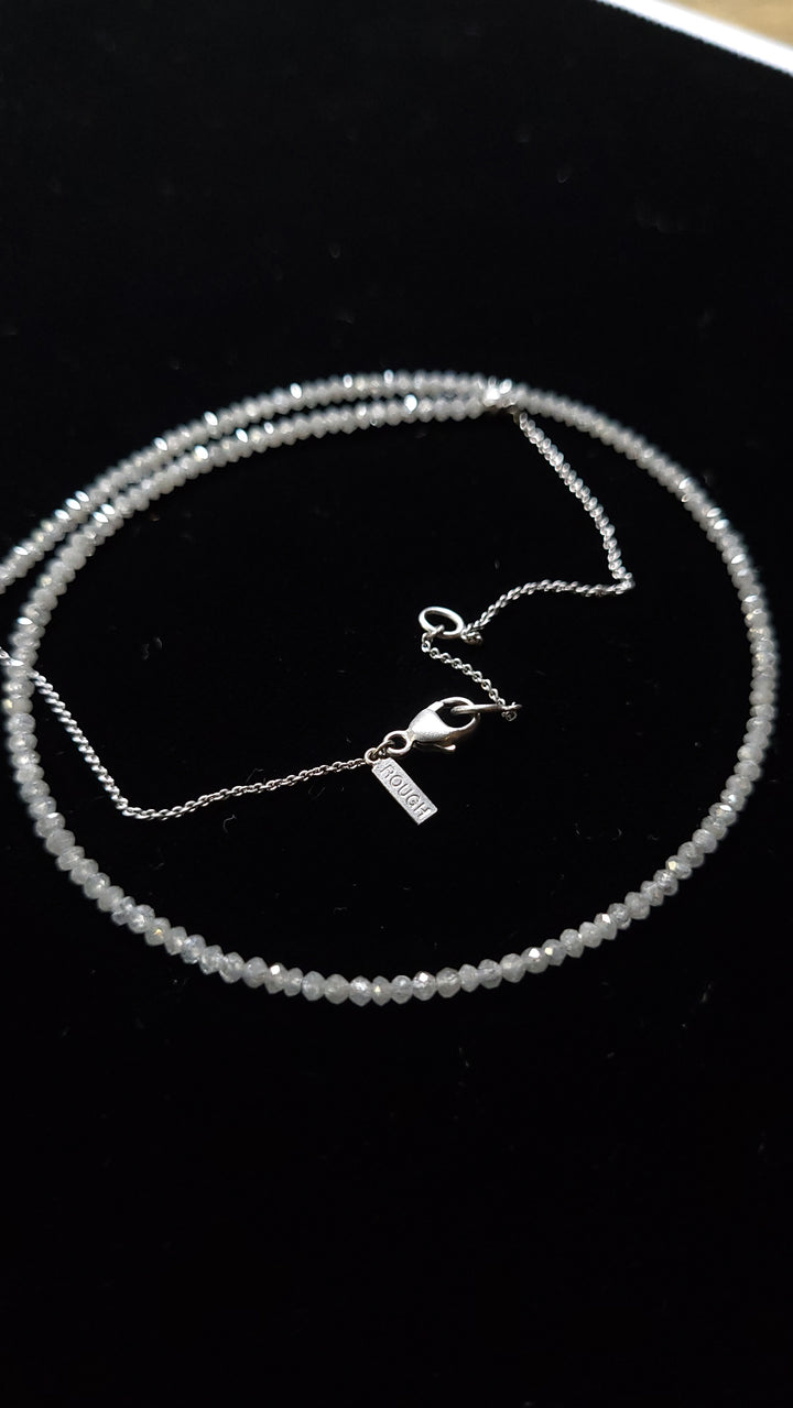 Snow White Diamond Collier - <strong>10.75 ct.</strong>