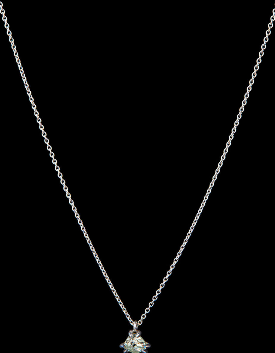 White Gold Necklace With A Storytelling From Angola – 0.80 ct.